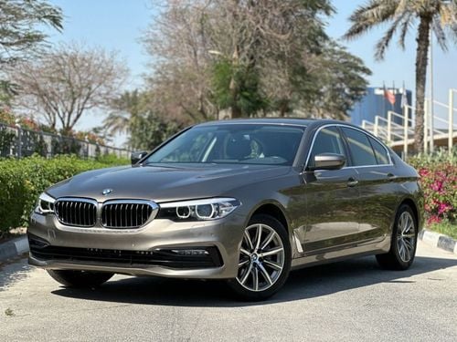 BMW 520i Joy Edition 2.0L BMW 520i / V4 / GCC / 2019 / Single Owner / Perfect Condition/ 1,390 Dirhams Monthl