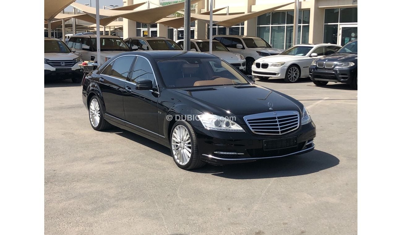 مرسيدس بنز S 550 موديل 2010 حاله ممتازه من الداخل والخارج فل مواصفات كراسي جلد ومثبت سرعه وتحكم كهربي كامل ونظام صوت