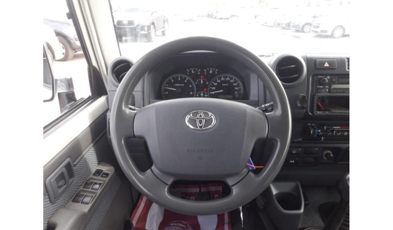 Toyota Land Cruiser Toyota land cruiser (Stock no PM 93 )