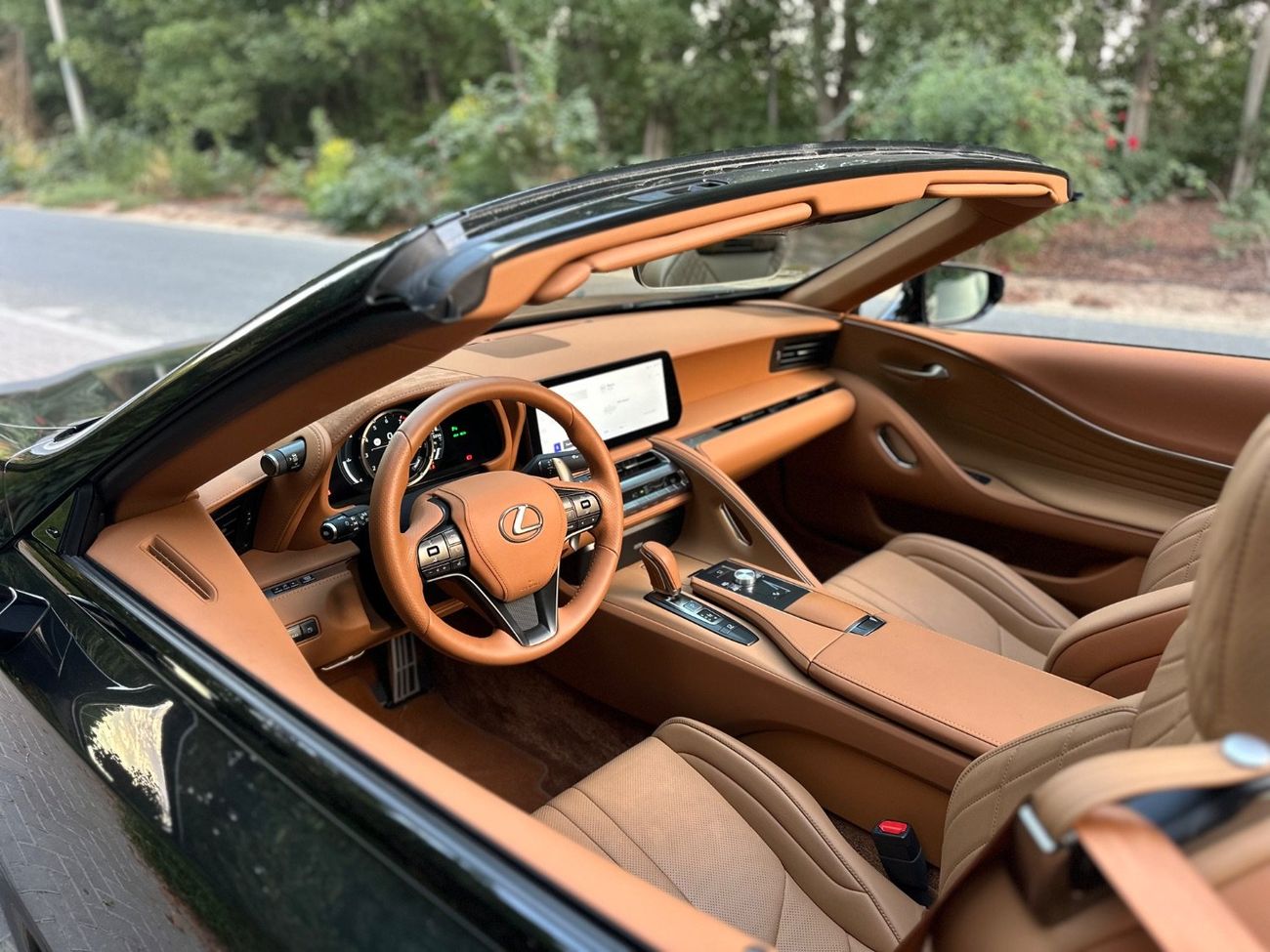 لكزس LC500 كابريوليه Titanium  5.0L