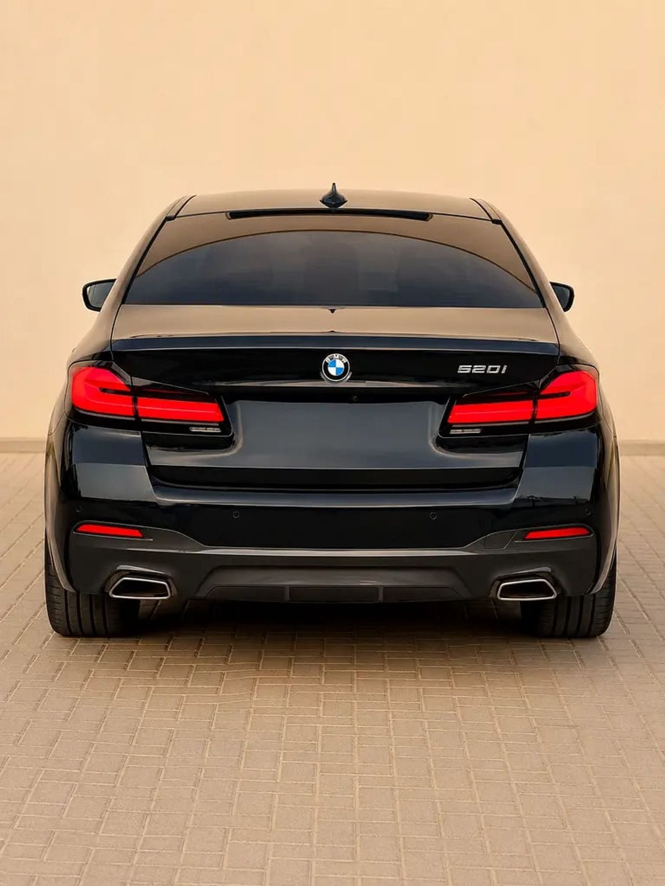 بي أم دبليو 530i M SPORT