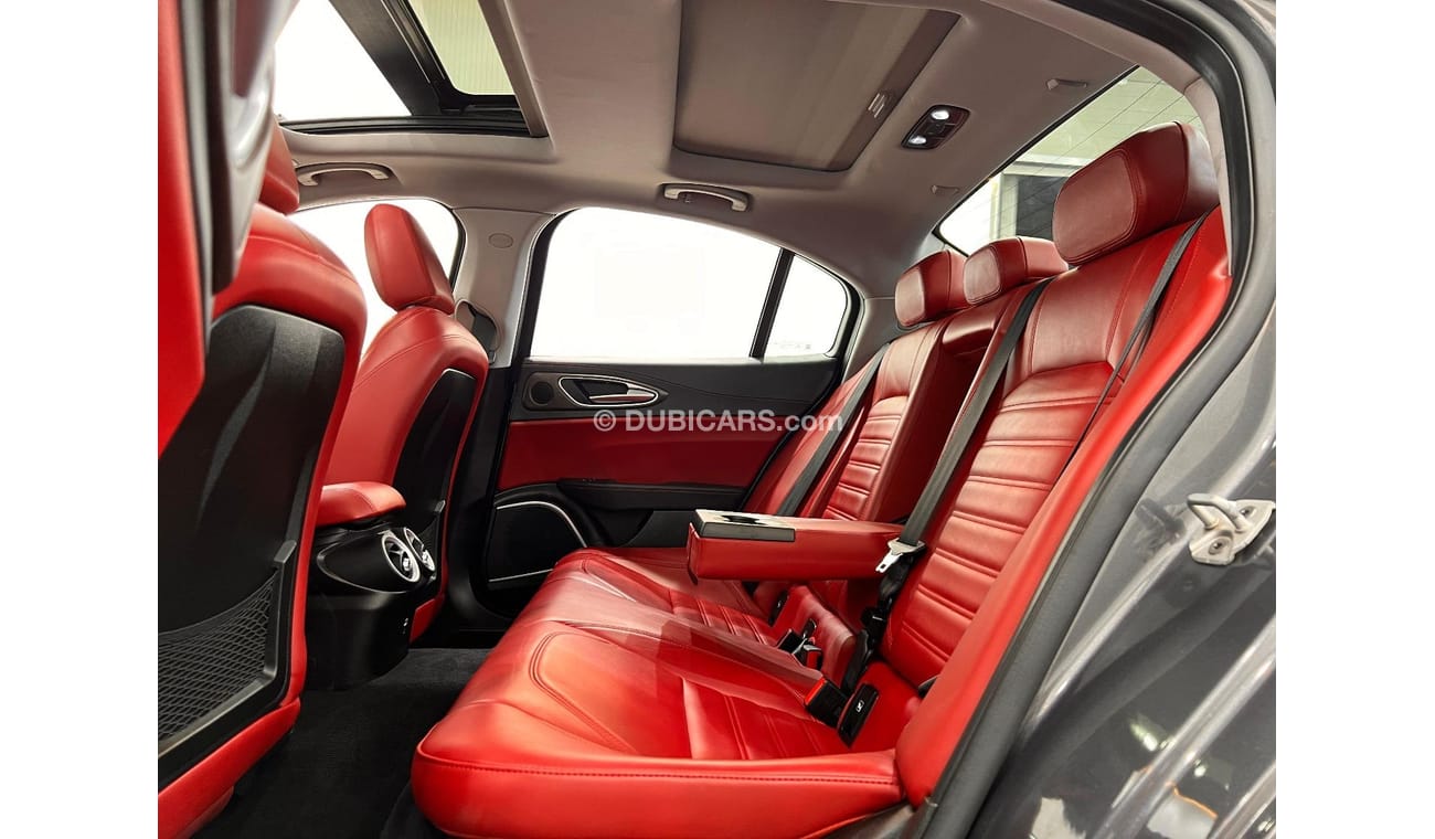ألفا روميو جوليا 2017 Alfa Romeo Giulia Veloce Q4, Warranty, Full Alfa Service History, Low Kms, GCC