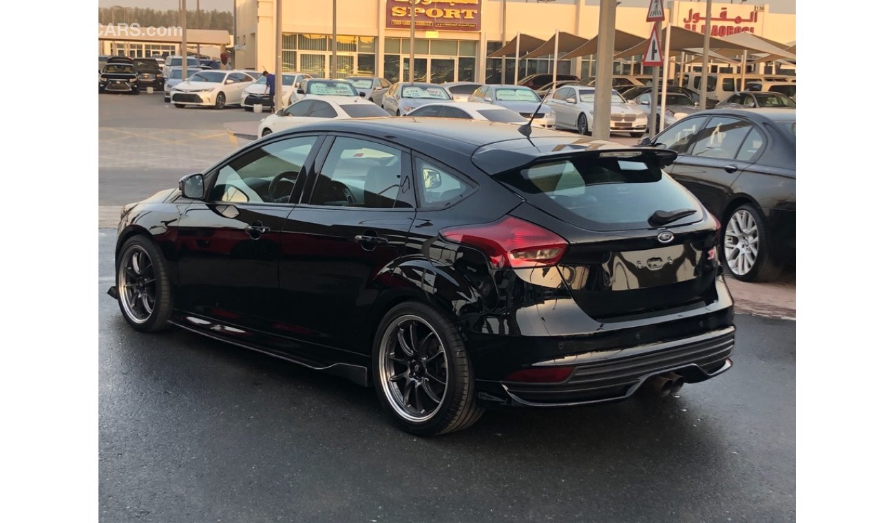 Ford Focus Ford FOCUS ST MODEL 2017 GCC car prefect condition full option panoramic roof leather seats