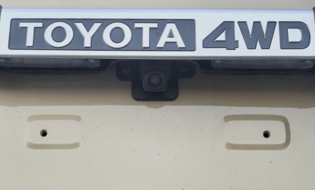 Toyota Land Cruiser 70 2025 TOYOTA LAND CRUISER 76 2.8L DIESEL 5 DOOR FULL OPTION