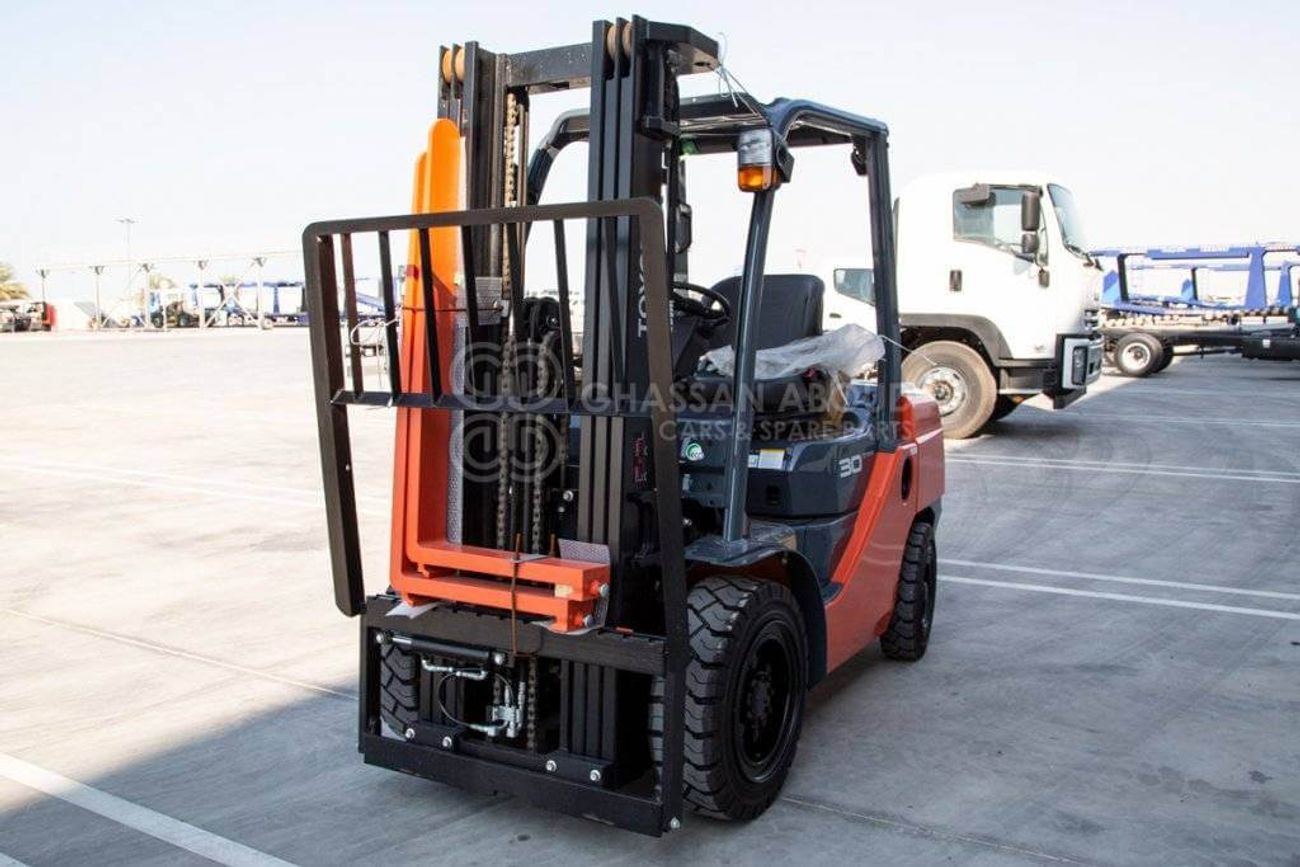 Toyota Fork lift DIESEL 3 TON, 3 STAGE,3 LEVER 4,500MM W/ SIDE SHIFT MY23 Forklift Diesel(EXPORT ONLY)