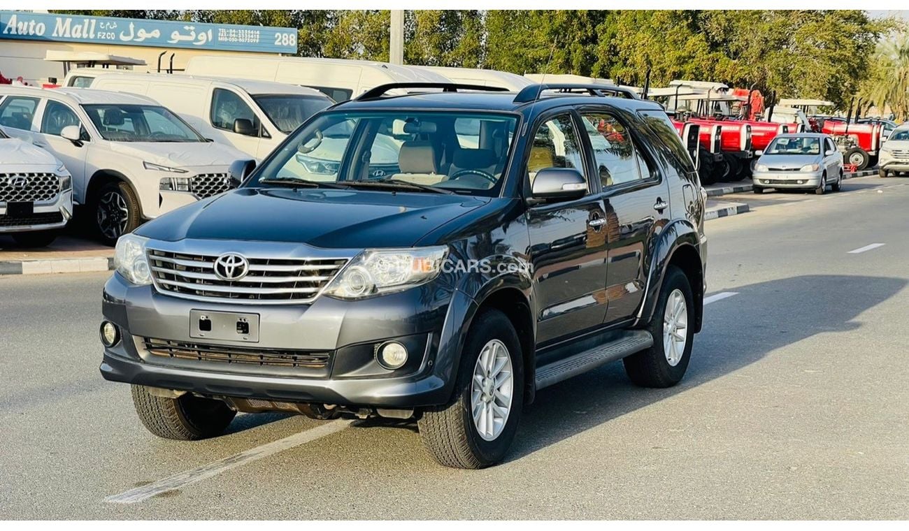 تويوتا فورتونر SR5