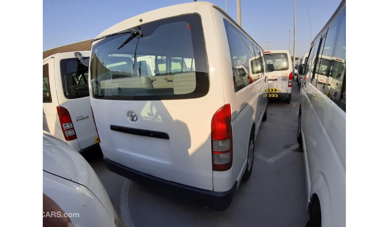 تويوتا هاياس Toyota Hiace Bus 13 seater Diesel, Model:2005. Free of accident with low mileage