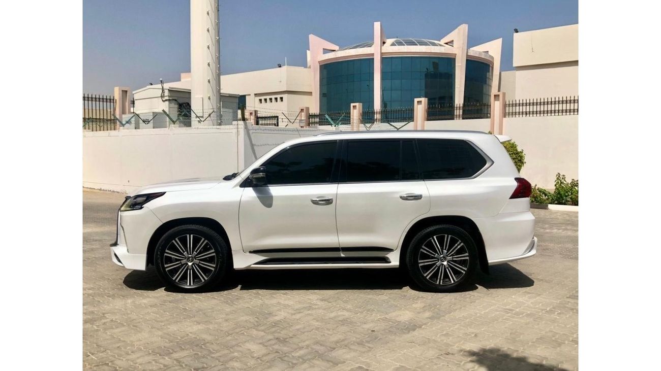 Lexus LX 570 Signature Black Edition LX570 SIGNAITUR 2018 (صبغ وكاله بدون حوادث) ,Free accident ،٪؜ Original pain