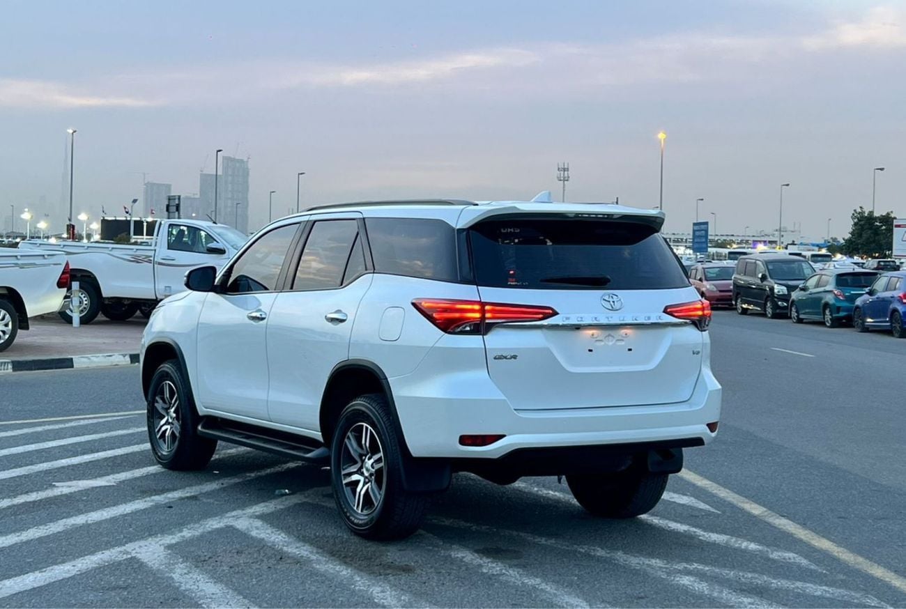Toyota Fortuner 2023 Toyota Fortuner GX.R Full Option - V6 4.0L GCC - Rear Camera & Sensor - Leather Seat - 2 Key