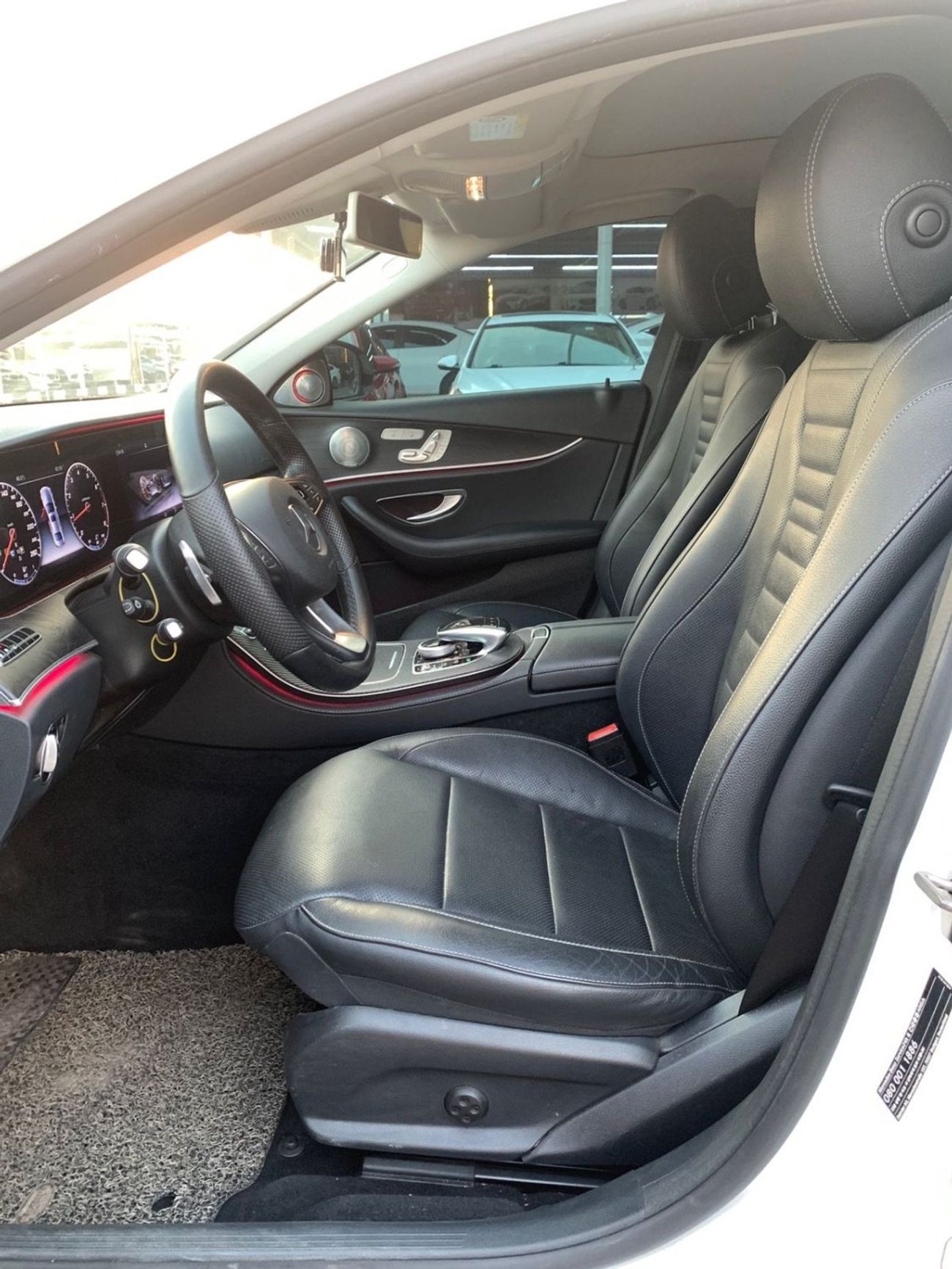 مرسيدس بنز E300 Mercedes-Benz E300 4Matic panorama V4 2.0L Model 2017 Price:90.000AED  Mileage:140.000 Km  Specifica