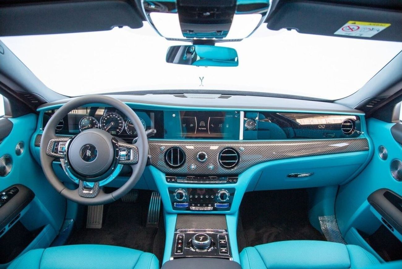 رولز رويس جوست BLACK BADGE