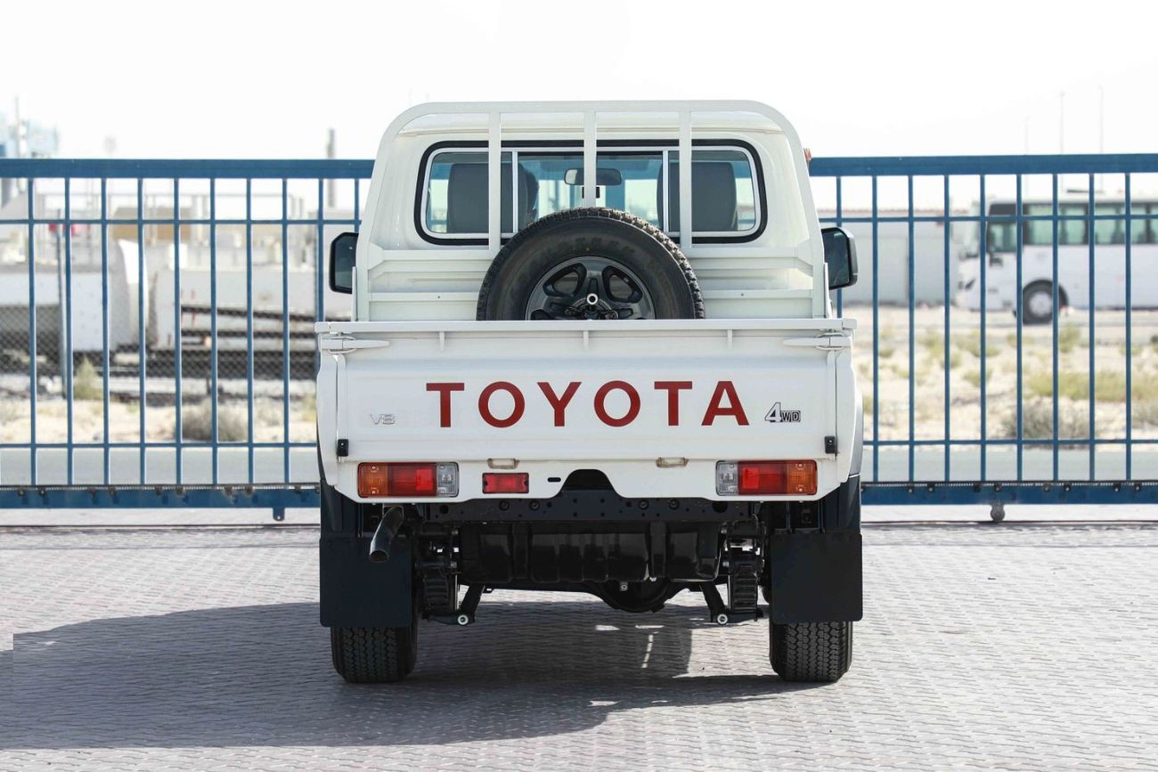 Toyota Land Cruiser Pick Up 2024 Toyota LC79 4X4 Double Cab 4.5 V8 - White inside Beige | Export Only