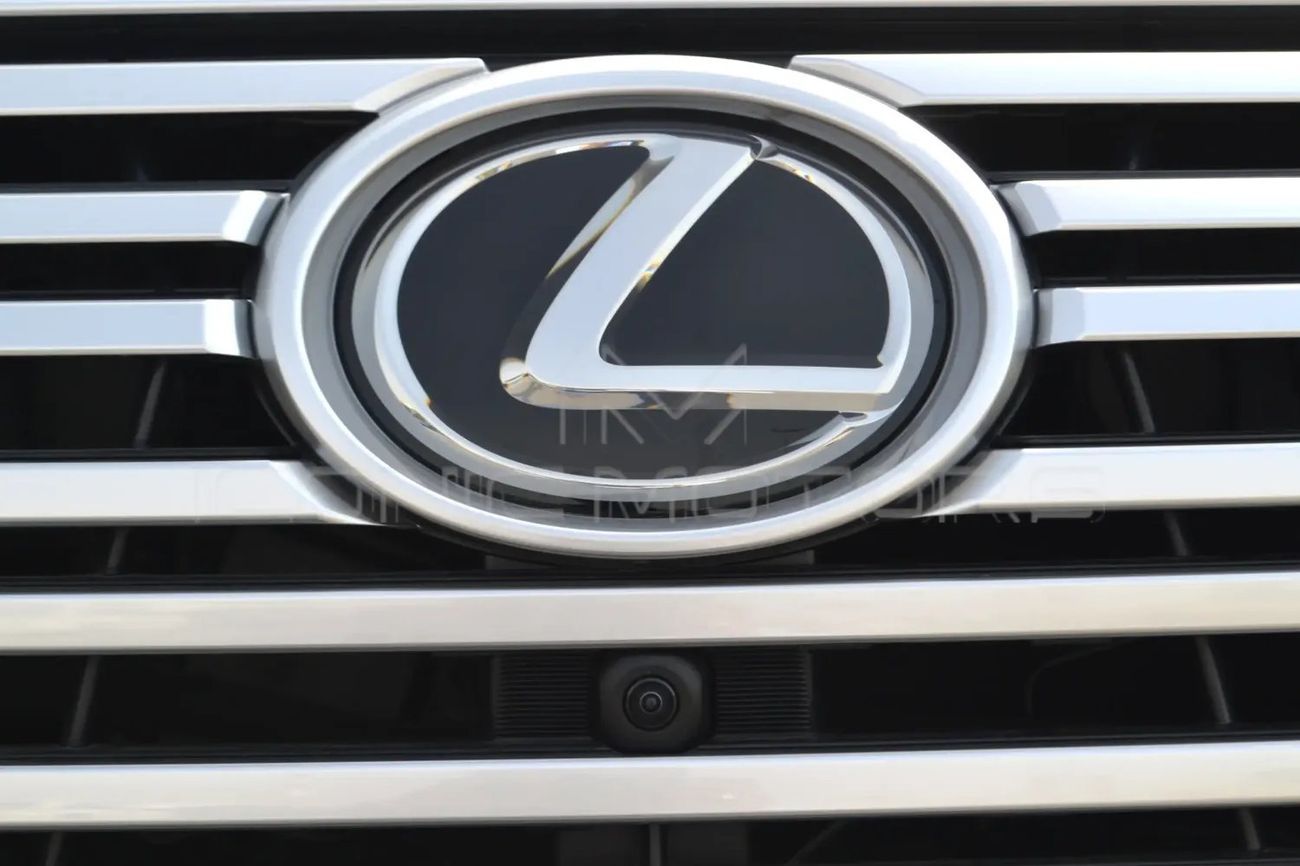 لكزس LX 700h Signature