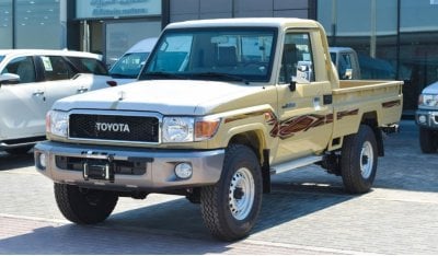 Toyota Land Cruiser Pick Up LX 4.0Ltr V6 4WD Single Cab-Winch-Diffrential Lock-Wooden interior-Power window-power mirror