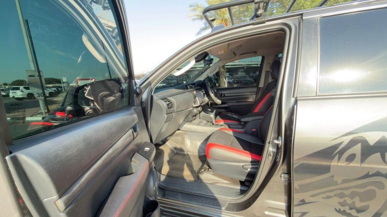 Toyota Hilux FRONT BUMPER | 4X4 SPORTS BAR | LEATHER SEATS | AUTO | 2.8L DIESEL | POWER SEATS