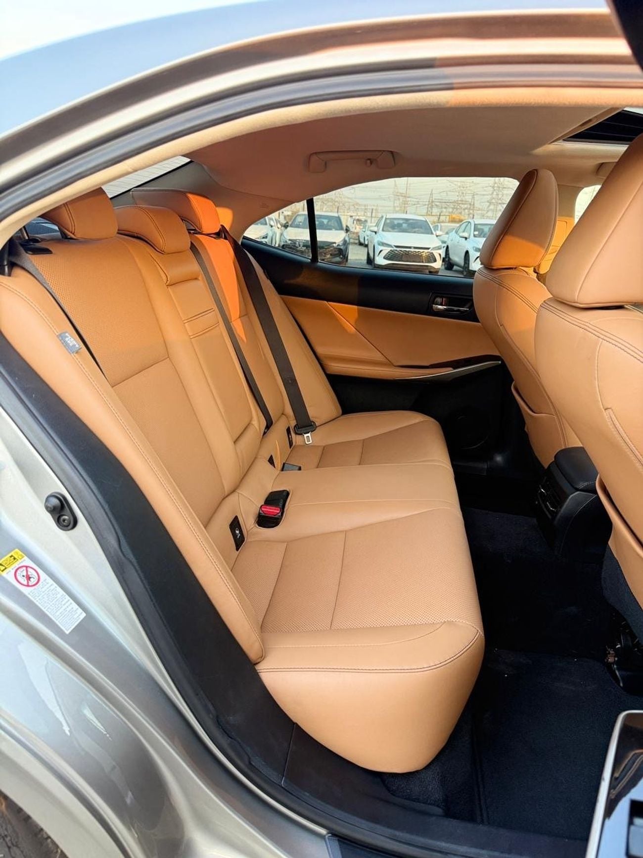 Lexus IS300 AWD (NON GCC) AWD
