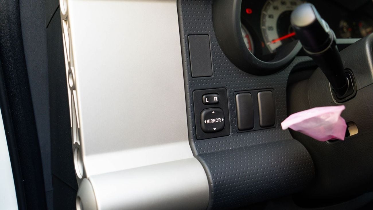 تويوتا إف جي كروزر 4.0 L | V6 | 2023