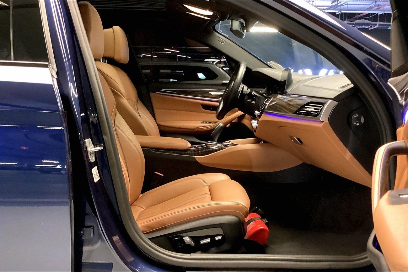 بي أم دبليو 520i M Sport | شامل الضمان | 0 ﺪﻔﻋﺓ ﺃﻮﻟﻯ