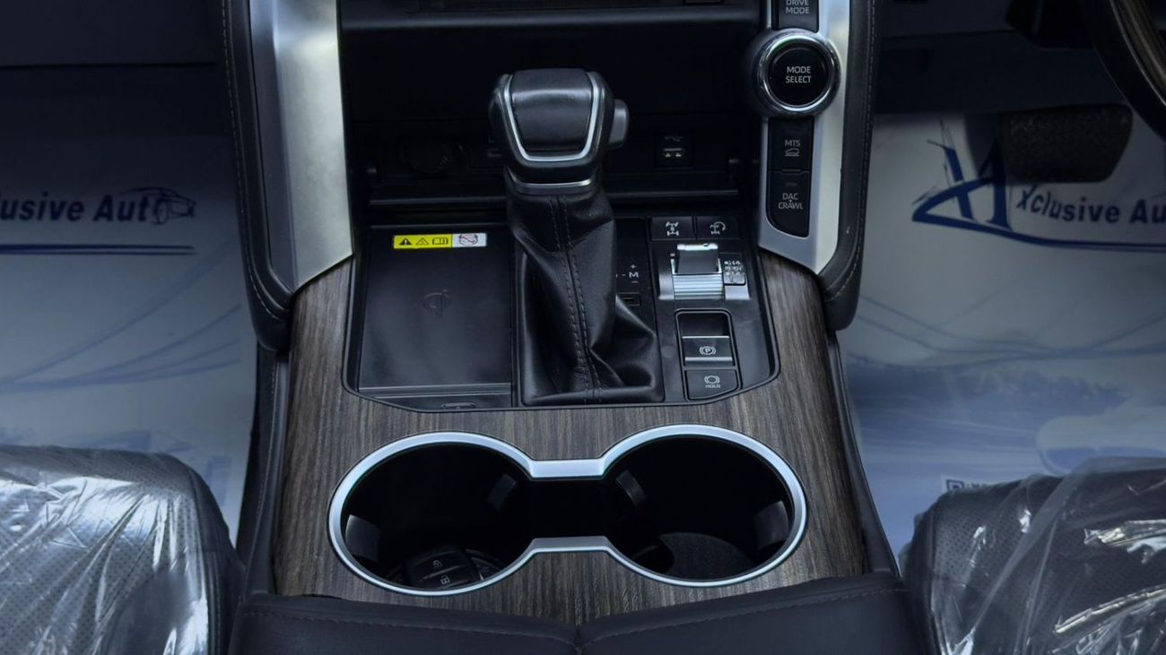 تويوتا لاند كروزر Full option LC300, perfect inside and outside