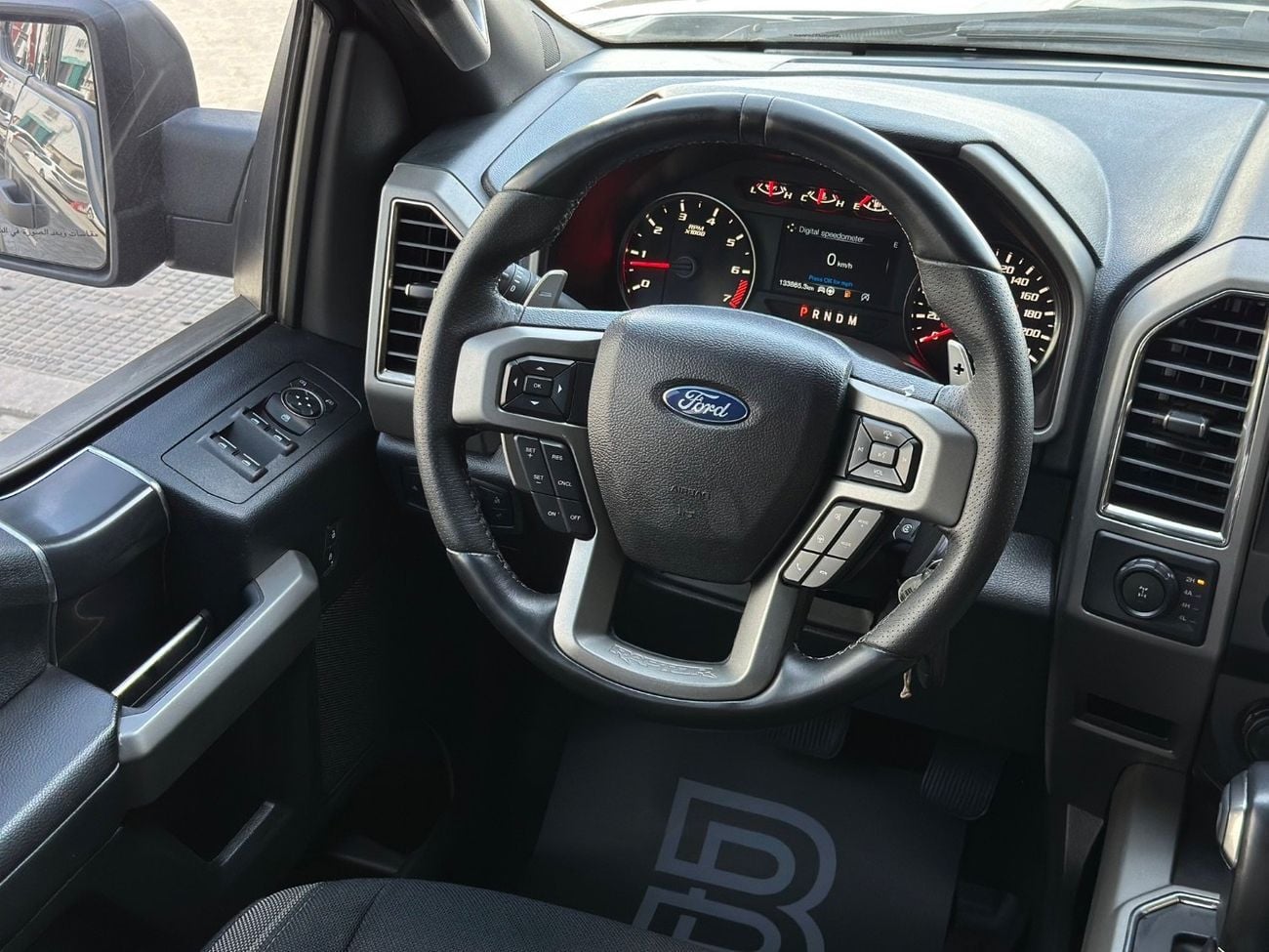 Ford F 150 Raptor FORD RAPTOR F-150 V8 CABIN & HALF | GCC | 2019 | FULL SERVICE HISTORY IN AL-FUTTAIM