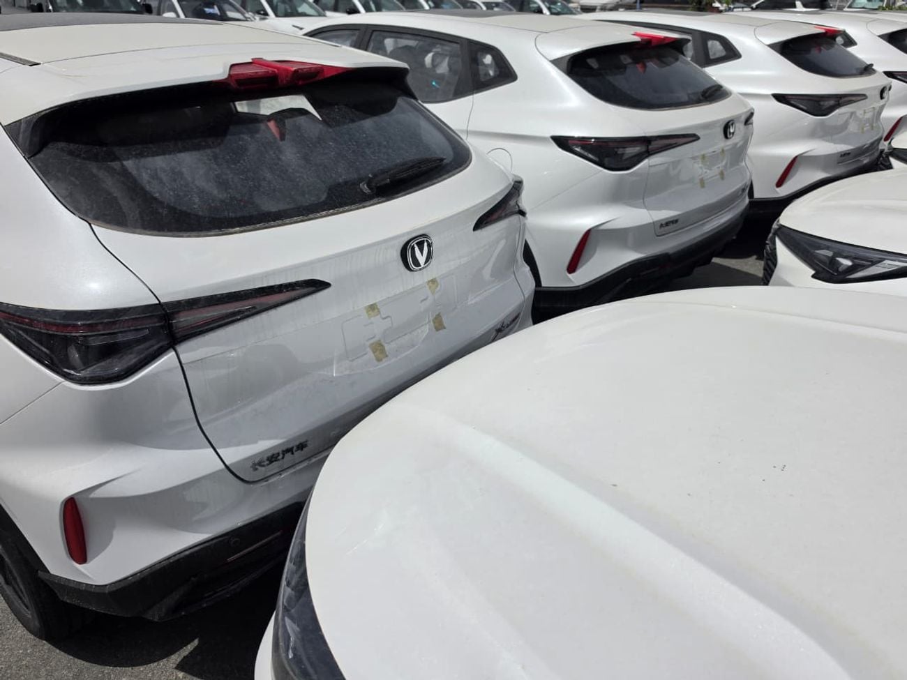 تشنجان x5 بلس Changan X5 Plus 2026 – فل أوبشن | 1.5 تيربو | أبيض / أحمر