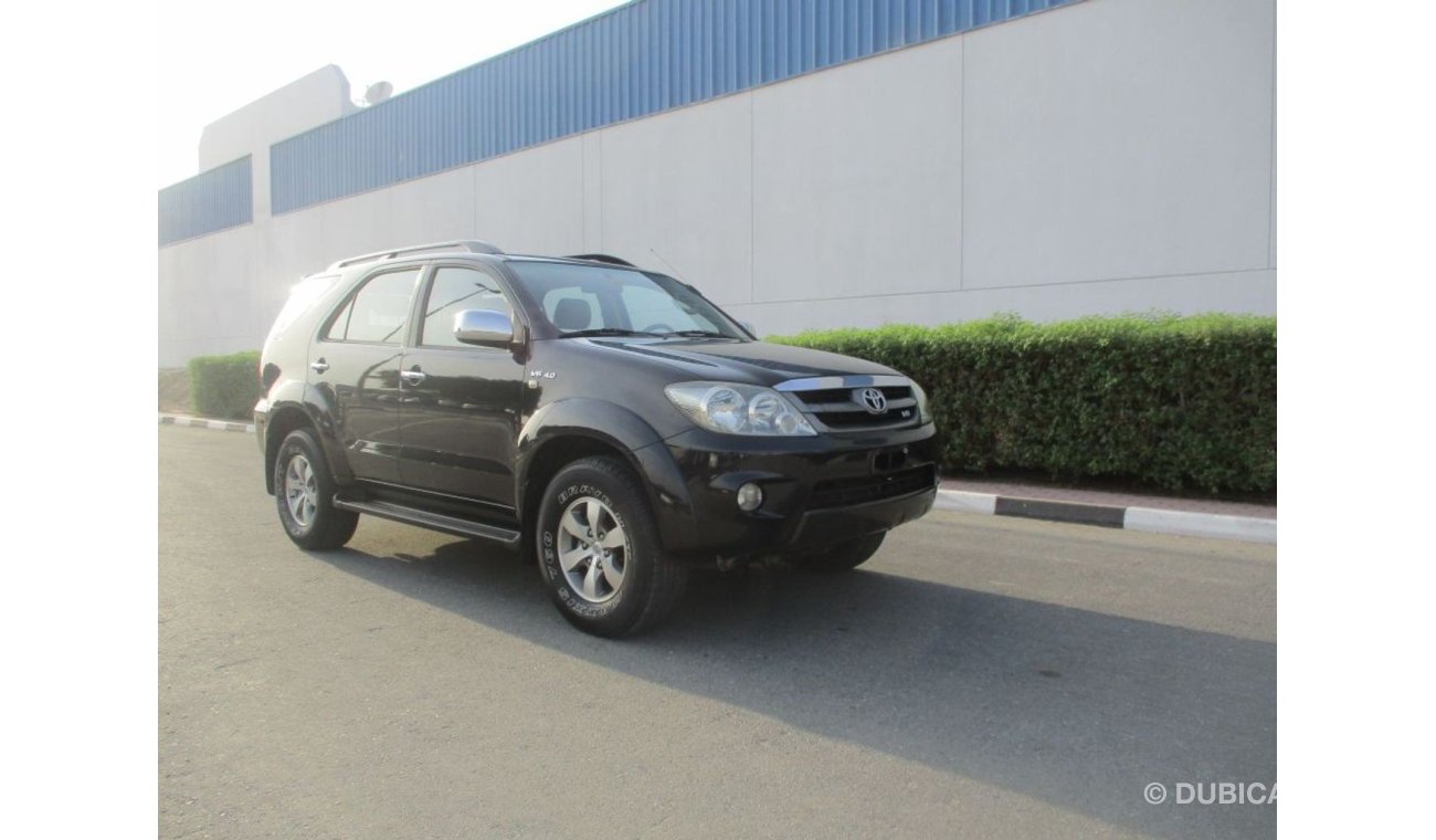 Toyota Fortuner Toyota Fortuner 2006 gulf V6 original paint 100%  ,full services history