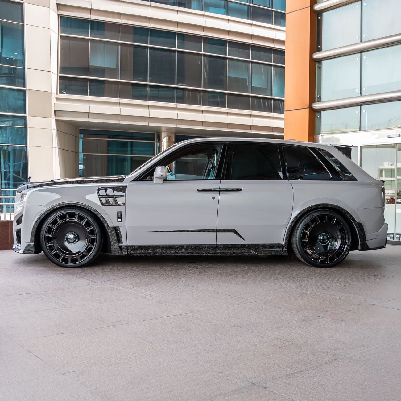 رولز رويس كولينان  2025 ROLLS ROYCE CULLINAN MANSORY BRAND NEW