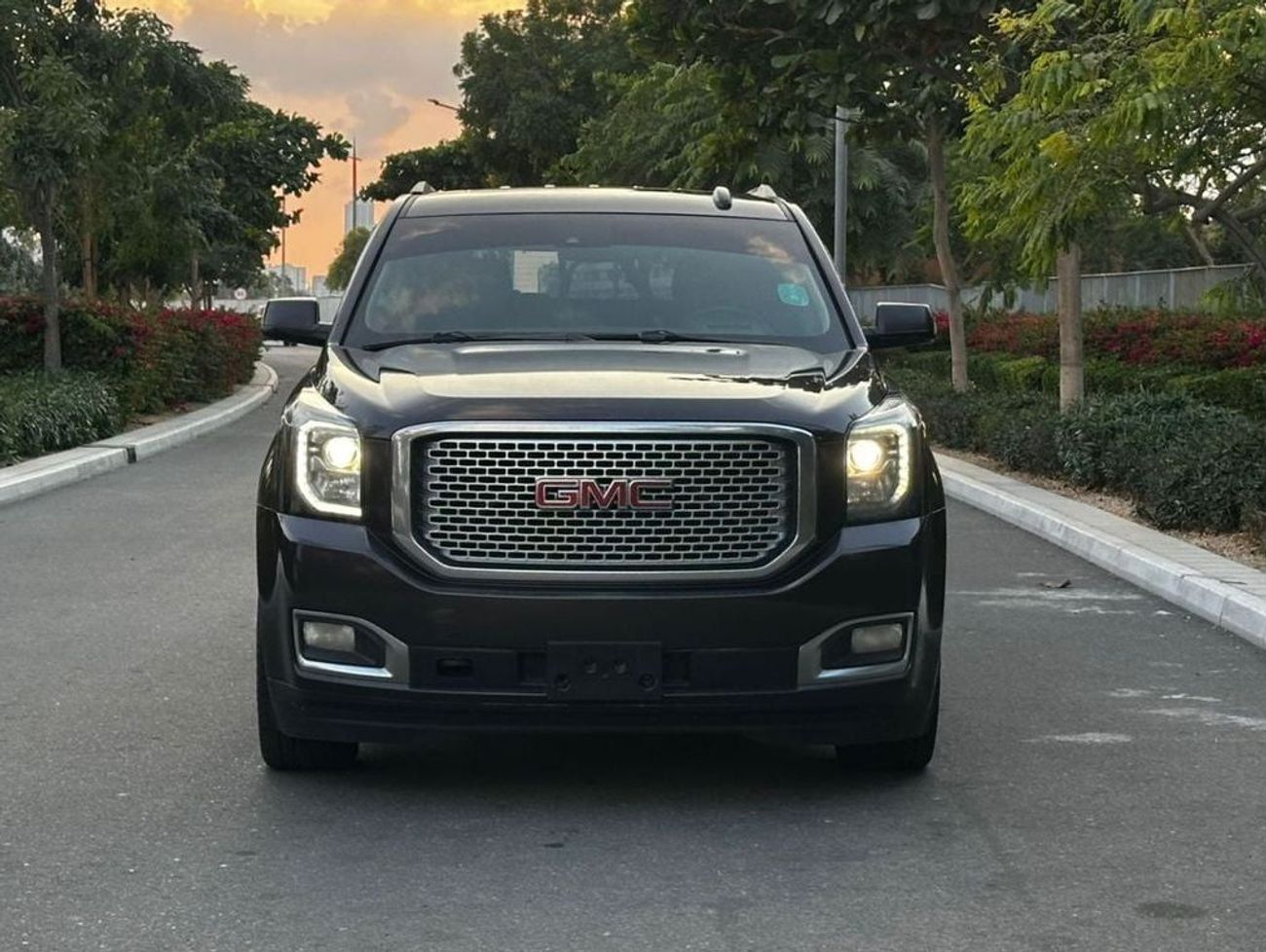 جي أم سي يوكون Denali 6.2L (8 Seater)