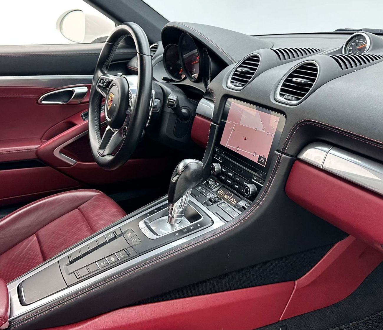 Porsche 718 Cayman S 2.5L A/T 2018 Porsche 718 Cayman S, April 2026 Porsche Warranty, Porsche Full Service History, GCC