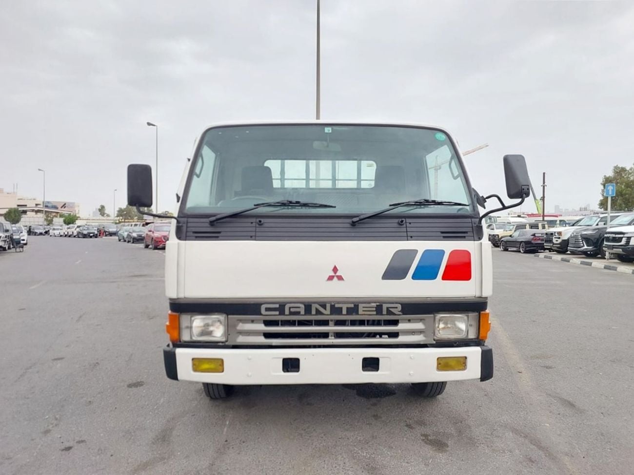 ميتسوبيشي فوسو كانتير MITSUBISHI CANTER TRUCK RHD 1990 MODEL 4.2 L DIESEL MANUAL(PM44620)
