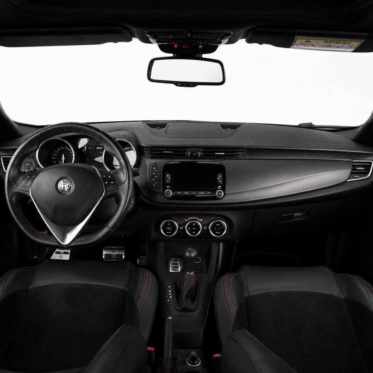 ألفا روميو جوليتا Veloce AED 669 P.M • 0% Downpayment •  Alfa Romeo Giulietta Veloce • 1 Year Warranty