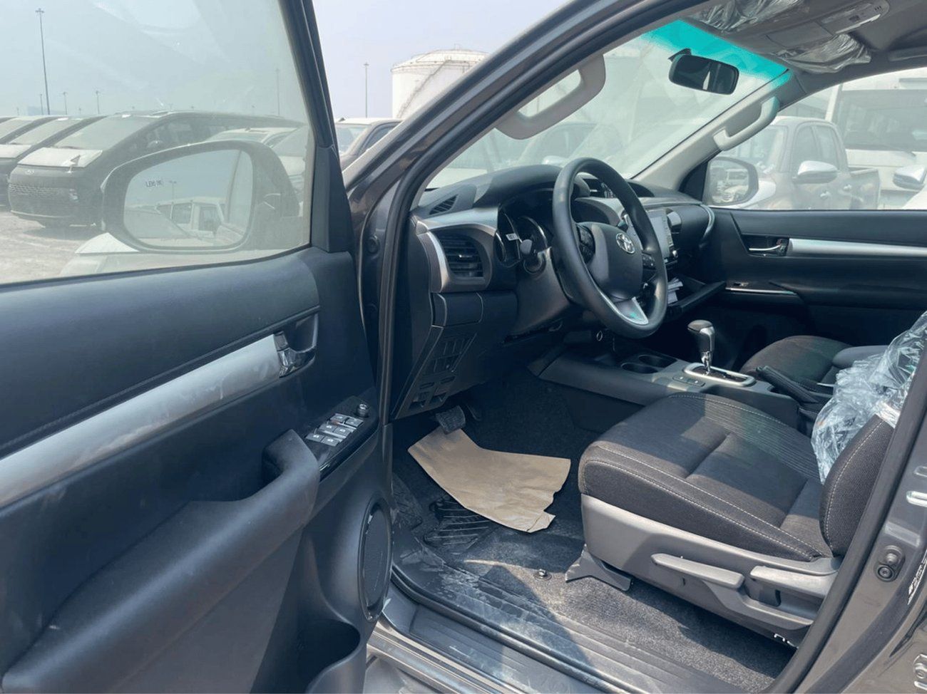 تويوتا هيلوكس GLX 2.4L ECTJRD002 - 2026 Toyota Hilux Double Cab Pick Up Full Options - 2.4L Diesel Auto - Push Start -