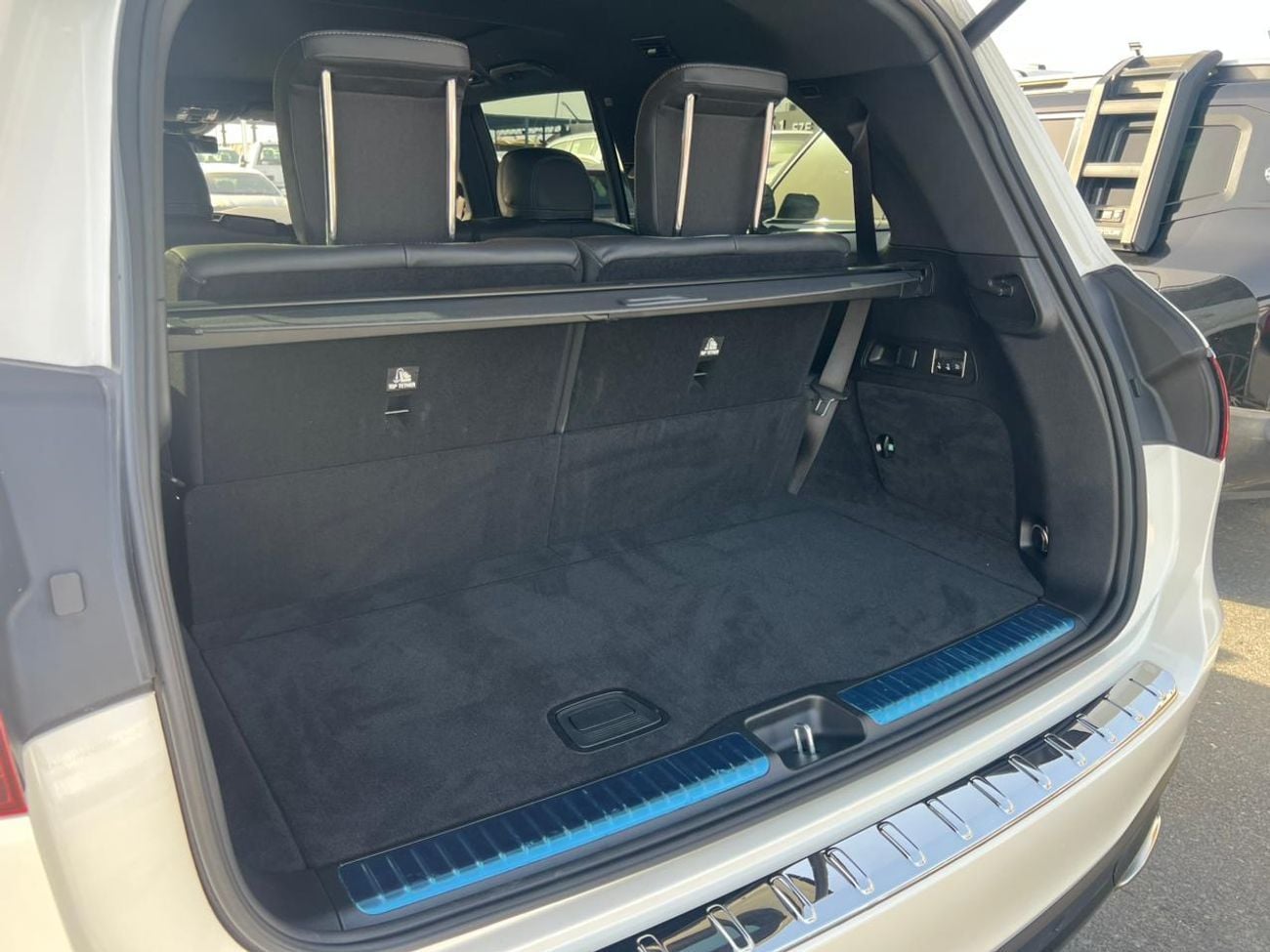 مرسيدس بنز GLS 580 Mercedes Benz GLS 580 4matic