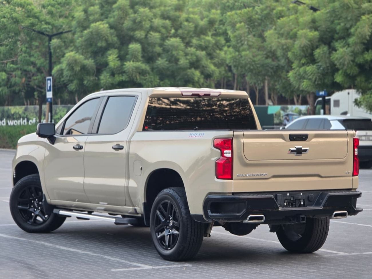 Chevrolet Silverado 1500 CREW CAB 2LT TRAILBOSS 2023 Chevrolet Silverado LT Trail Boss GCC Specs | Orginal paint | Perfect condition | Single owner