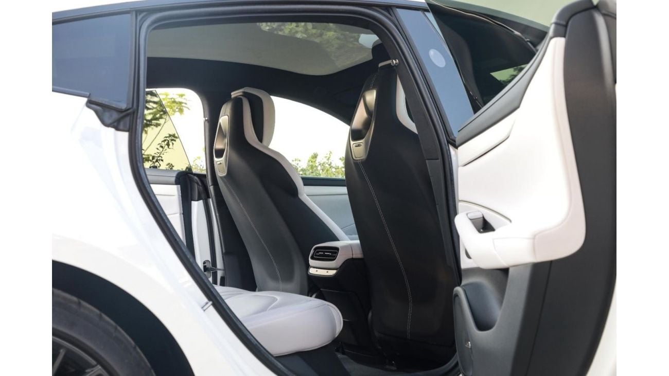 شاومى SU7 2024 XIAOMI SU7 MAX - أبيض داخل رمادي | سعر التصدير