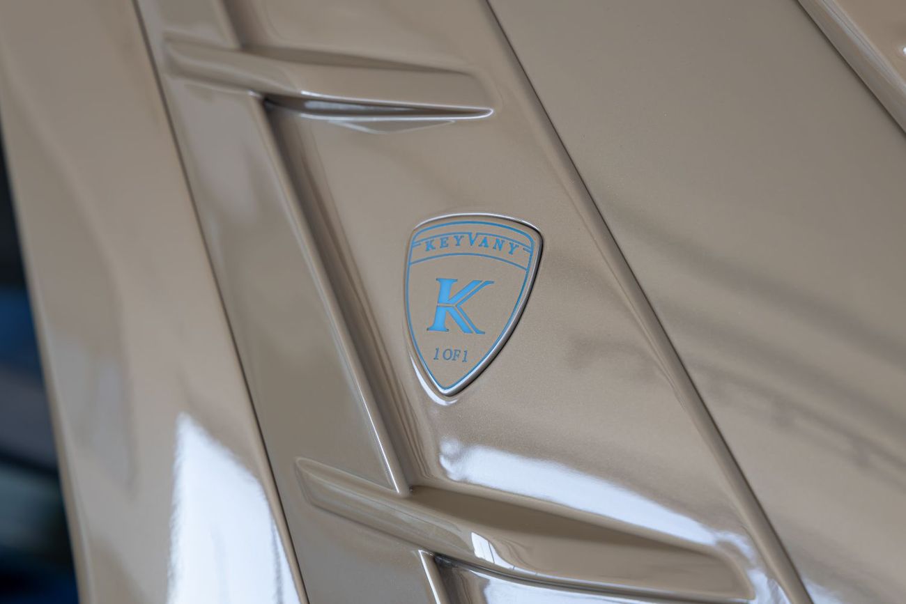 رولز رويس كولينان ROLLS ROYCE COLLINAN - 2025 - BY KEYVANY - 1 OF 1  PERFECT CONDITION - BLACK BADGE