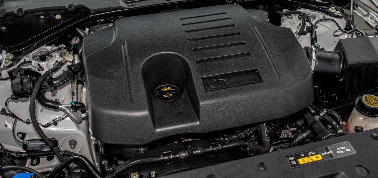 Land Rover Defender P400 90 HSE 3.0L (6 Seater)