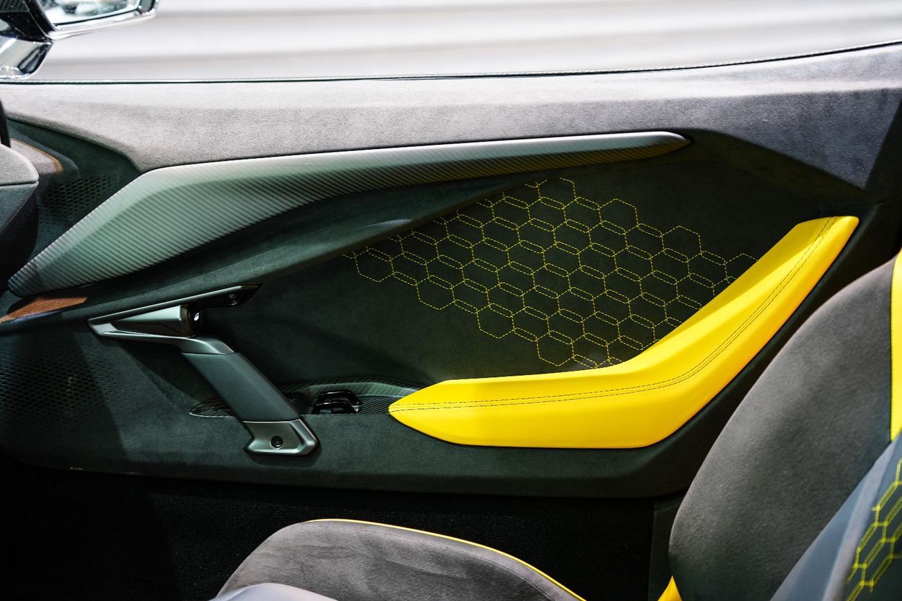 Lamborghini Revuelto 6.5L V12 Hybrid 2025 Lamborghini Revuelto, Hybrid V12, ADAS Package, Full Carbon, Dealer Warranty +