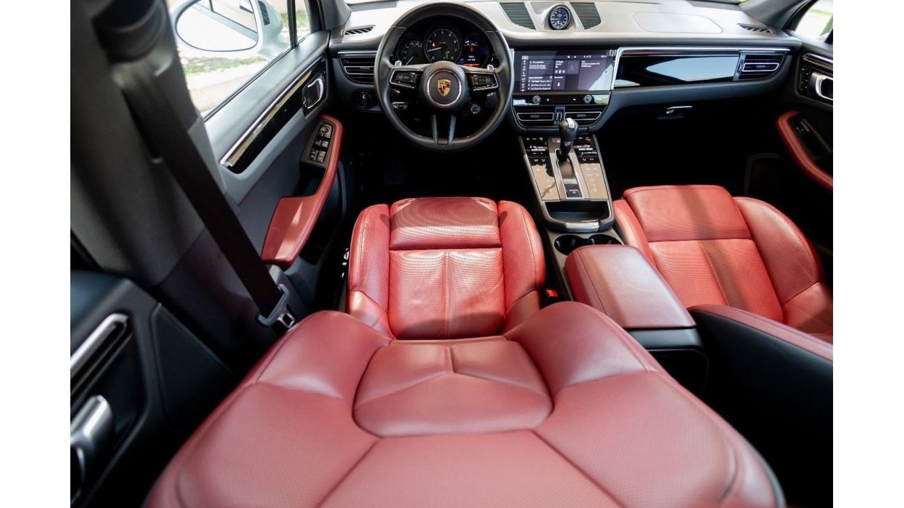 Porsche Macan Porsche Macan 2023 GCC under Agency Warranty with Flexible Down-Payment.