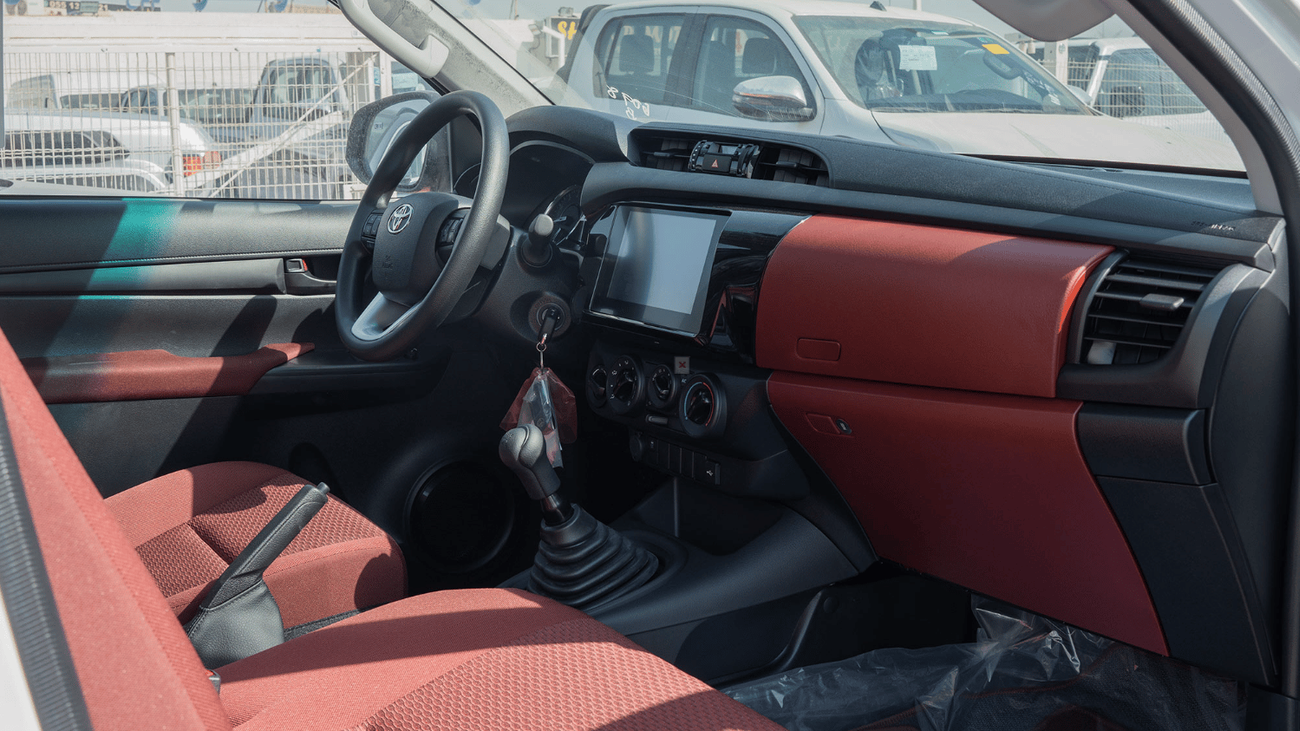 تويوتا هيلوكس ECTCGA003 – 2025 Toyota Hilux Single Cab Pick Up – 2.7L Petrol Manual 4wd - White with Red  Interior