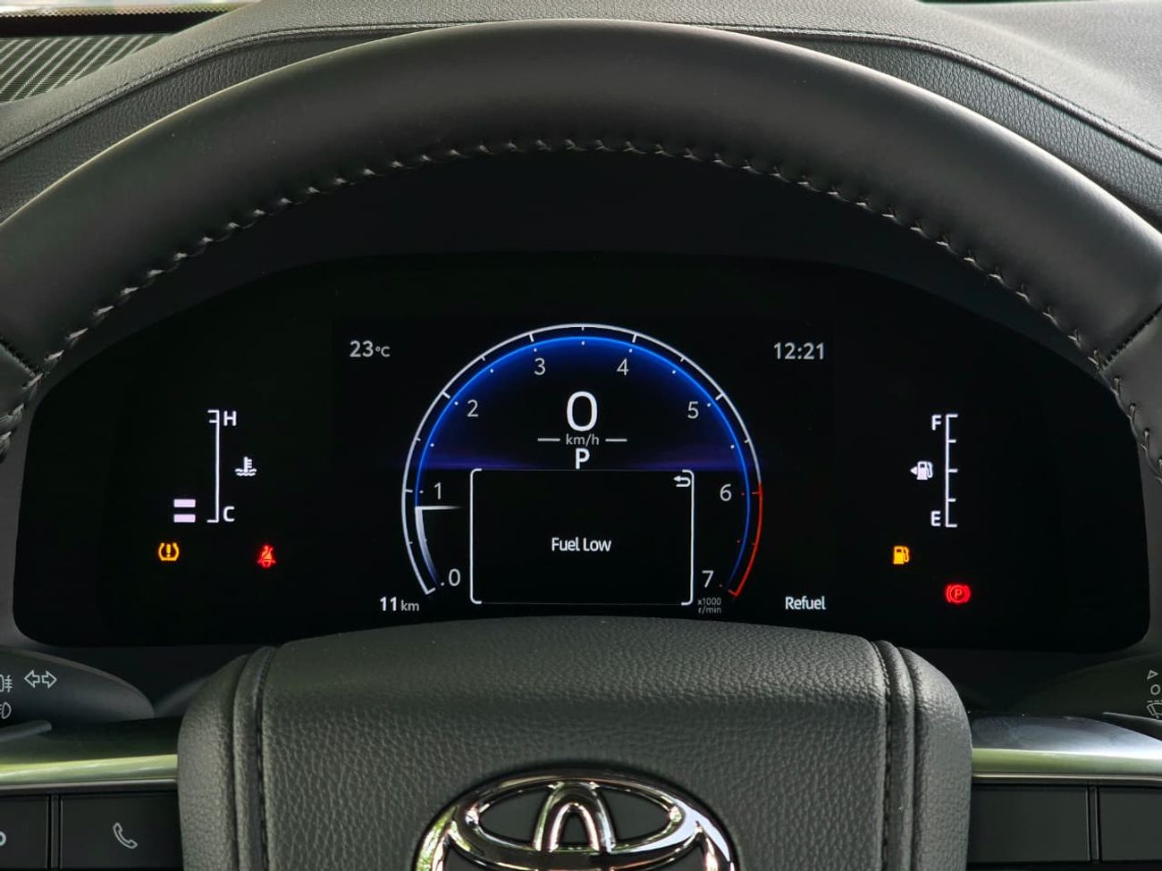 Toyota Land Cruiser LC300 GXR 4.0 - HIGH OPTIONS - WITHOUT RADAR - 2025 MODEL - BLACK INSIDE BLACK - GCC SPECS