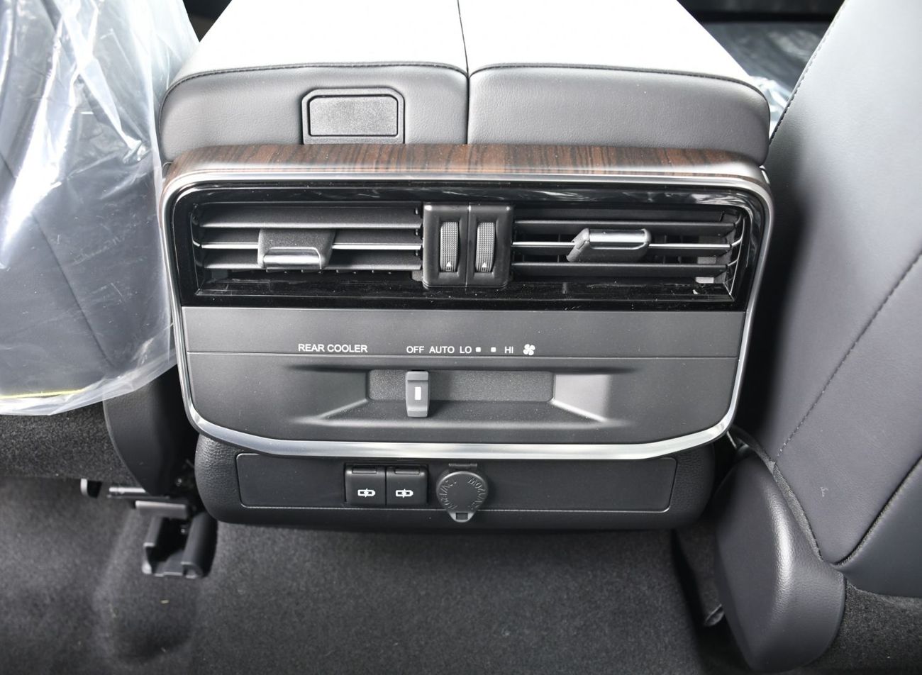 Toyota Land Cruiser 4.0L GXR With Rader ! Remote Strat Engine  (Ready Stock)