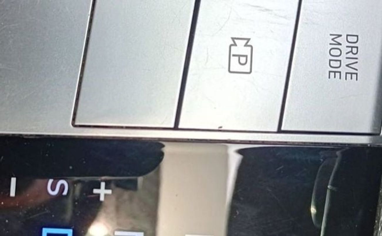 Hyundai Elantra Comfort 1.6L 2021 Hyundai Elantra CC model2022, accident-free, in excellent condition with 74,000 KM