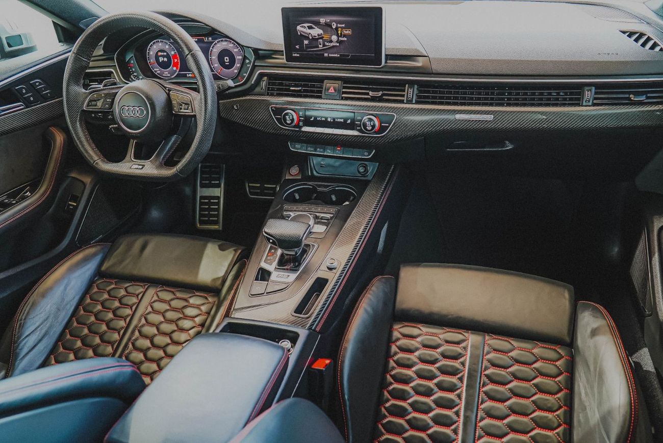Audi RS5 TFSI quattro