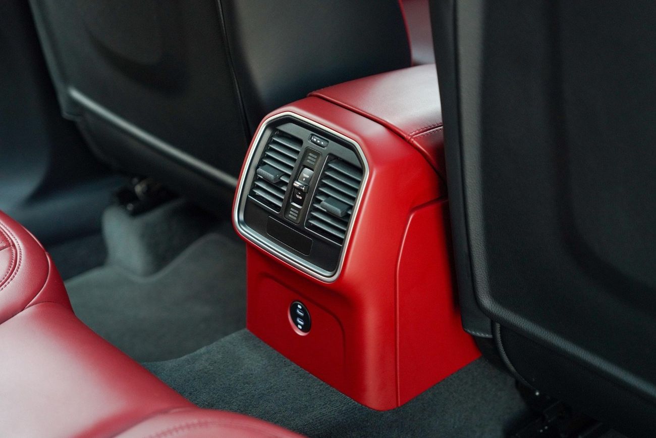 بورش ماكان GTS 2.9L (435 HP)