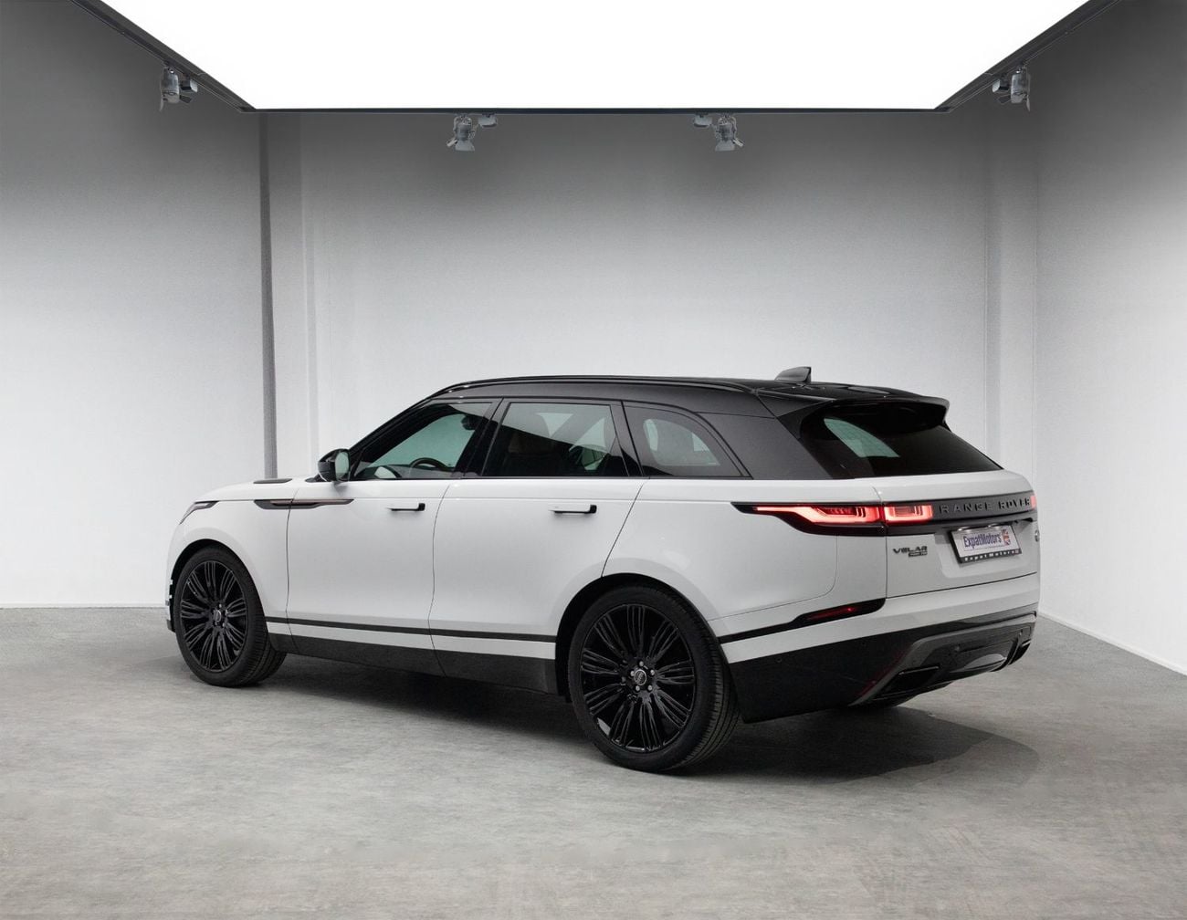 لاند روفر رينج روفر فيلار P400 R-Dynamic HSE