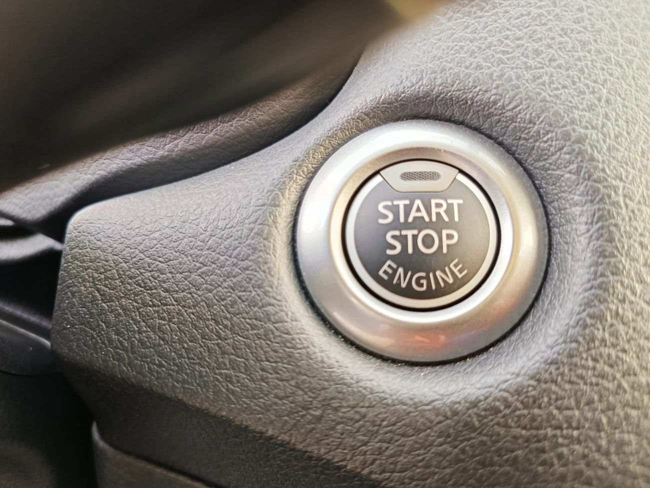 نيسان إكستيرا SE, 2.5L V4 , PETROL, A/T, PUSH START, 7SEATS, 4WD (CODE # 67775)