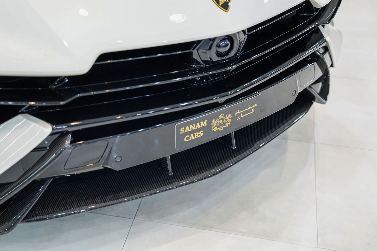 Lamborghini Urus 4.0T V8 Performante Full Carbon Pack, Akrapovic Exhaust, Lamborghini Warr + Serv!!