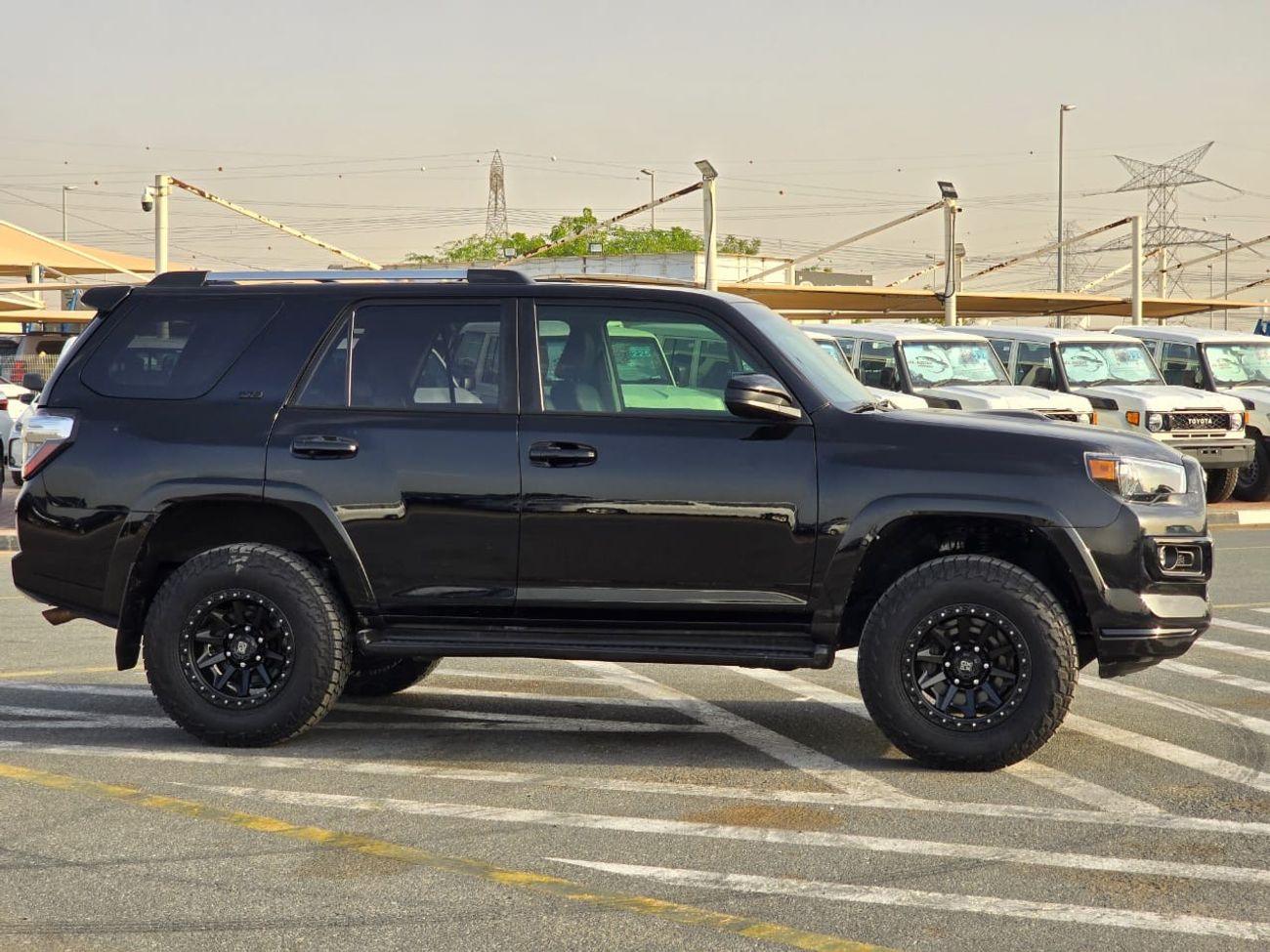 Toyota 4Runner *Offer* 2020 Toyota 4Runner SR5 Premium Black Edition - 4x4 AWD - UAE PASS