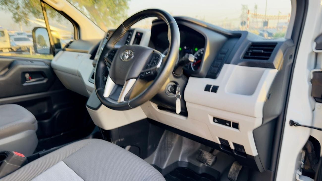 Toyota Hiace GOOD CONDITION | 2.8L DIESEL ENGINE | 2021 | RHD | AUTOMATIC TRANSMISSION | REAR VIEW CAMERA | PARKI